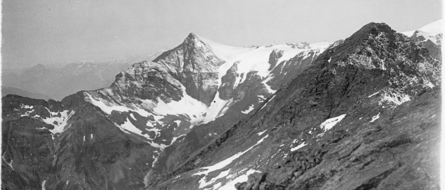 Foto in bianco e nero del monte Rocciamelone